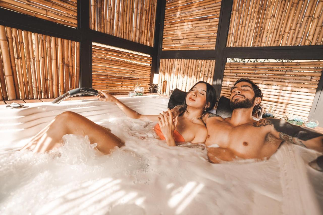 Cardinal Glamping Hotel Guatape Bagian luar foto