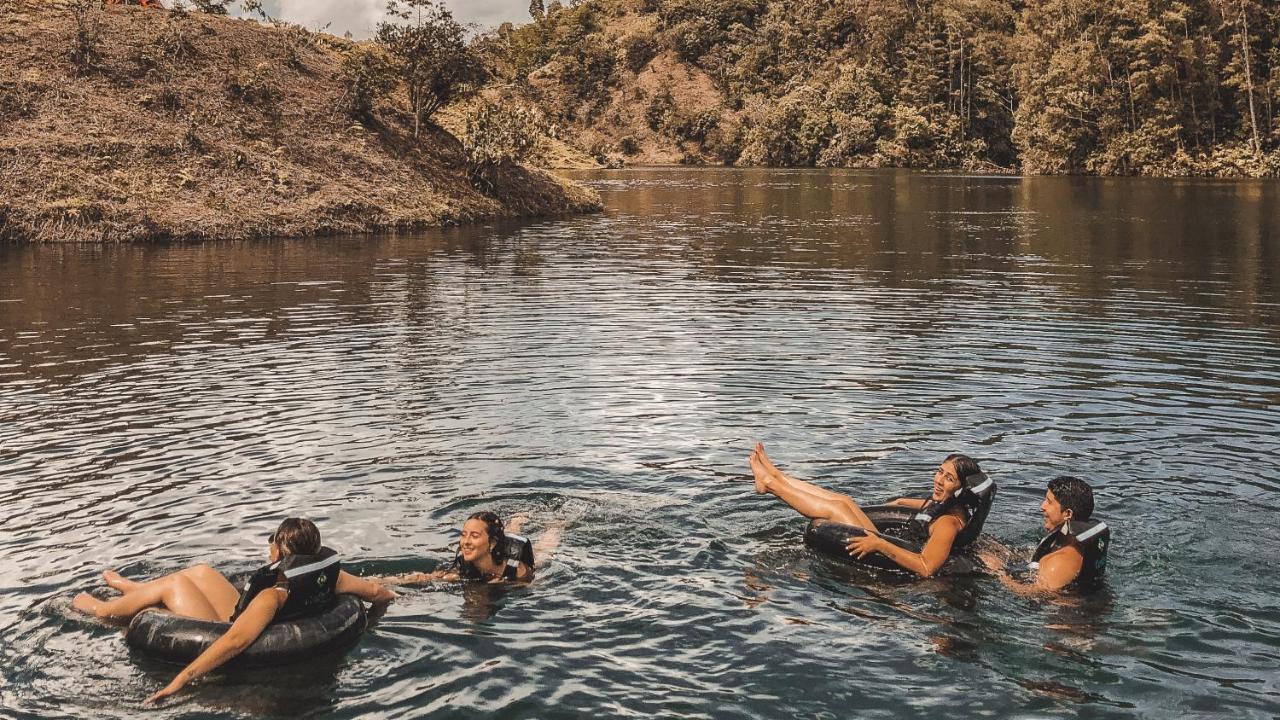 Cardinal Glamping Hotel Guatape Bagian luar foto
